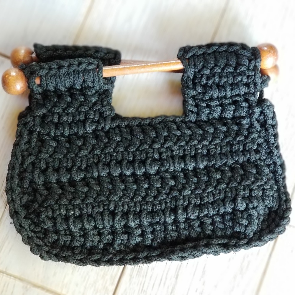 🖤 Vintage 70s-80s handmade wood & macrame clutch